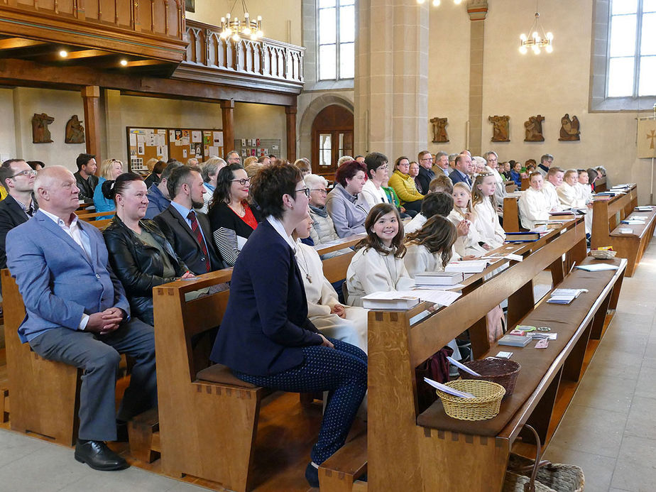 Dankgottesdienst der Kommunionkinder (Foto: Karl-Franz Thiede)